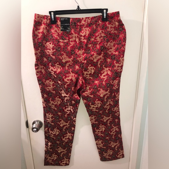 NWT Jacquard Skinny Cropped Pants in Red - Picture 4 of 7